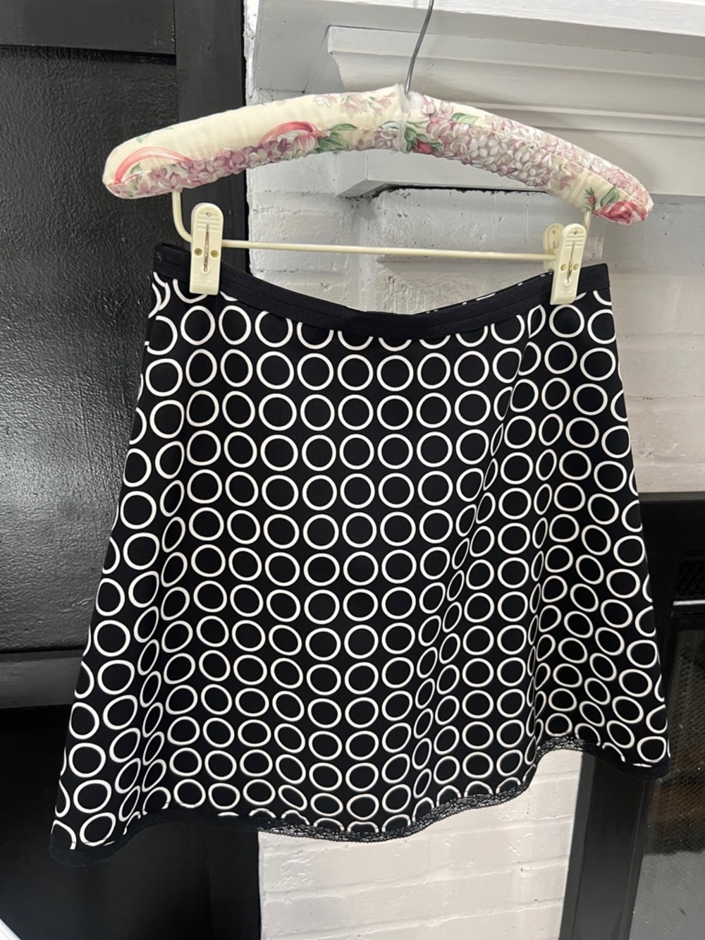 The Limited | Black with White Circle Design Mini skirt | Size 0 - Picture 3 of 5